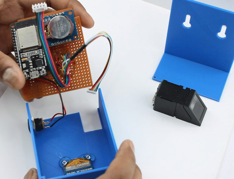 حضور غیاب ESP32